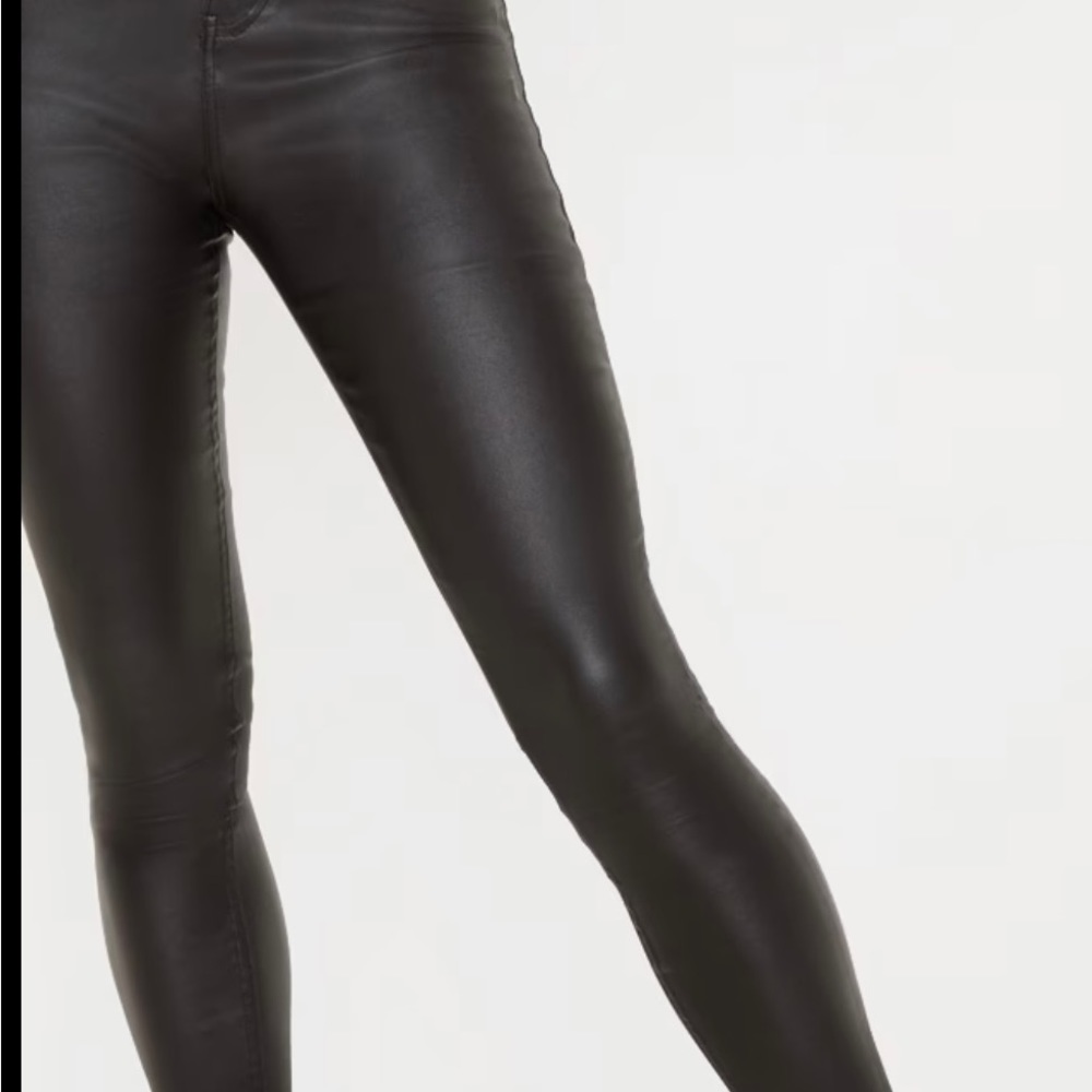 Pretty LittleThing Black 5 Pocket Coated Skinny Jeans 10. Excellent condition.